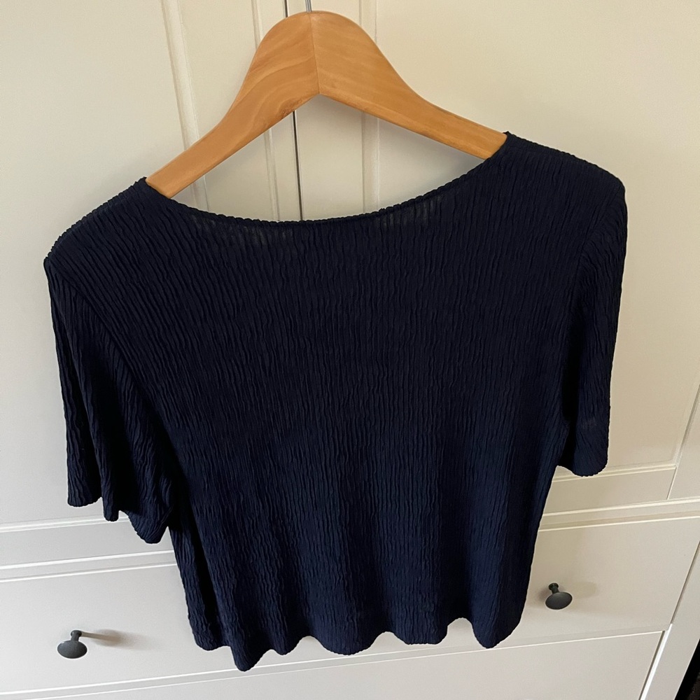 Requirements Blouse - Picture 3 of 4